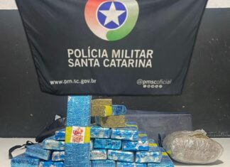 Mulher é presa por tráfico de drogas e corrupção de menor na BR-101