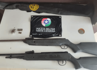 Polícia Militar encontra arma modificada e drogas em Barra Velha