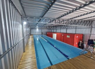 Navegantes inaugura piscina do Projeto Nadar no bairro São Paulo