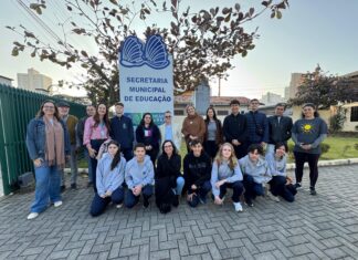 Alunos e Professora de Balneário Piçarras recebem premiação por destaque na 19ª Olimpíada Brasileira de Matemática das Escolas Públicas