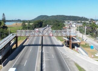 Arteris Litoral Sul entrega nova passarela para pedestres em Araquari