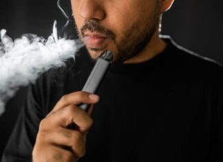 Câmara de Balneário Piçarras aprova em primeira votação projeto que combate uso de cigarro eletrônico