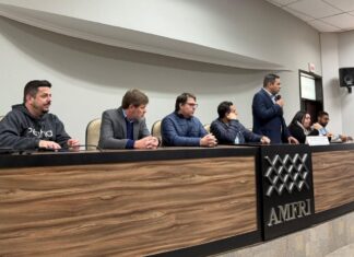 Reunião do GT Tainha reúne autoridades, pescadores e governo federal para debater cotas e o futuro da pesca na região da AMFRI