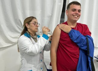 Balneário Piçarras inicia campanha de vacinação nas escolas municipais