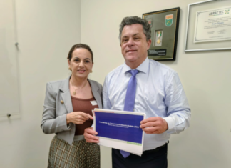Naatz recebe apoio para implantação da Casa do Autista em SC