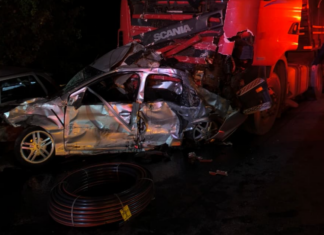 Grave engavetamento na BR-101 em Barra Velha deixa uma pessoa morta e várias feridas