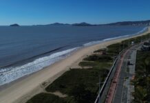 Balneário Piçarras é a única cidade do Brasil com 100% de certificação da orla no Programa Bandeira Azul