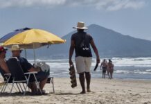 Navegantes abre credenciamento para comércio ambulante e atividades náuticas na orla