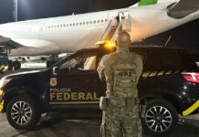 PF realiza extradição de dois foragidos da Justiça catarinense