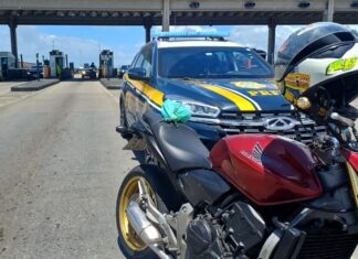 Homem procurado por tráfico de drogas e porte ilegal de arma é preso em Porto Belo