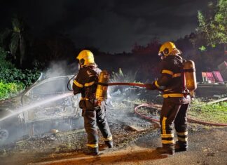 Bombeiros combatem incêndio em veículo no bairro Gravatá, em Penha