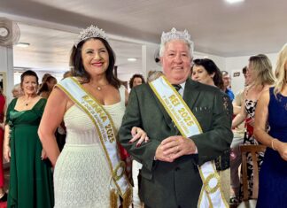 Baile definiu Rei e Rainha 60+ de Balneário Piçarras