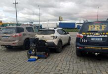 Ação Conjunta entre PRF e PM intercepta carro com 250 kg de maconha em Itajaí