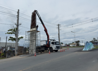 Obra do novo portal turístico de Balneário Piçarras é retomada após readequação feita pela Celesc