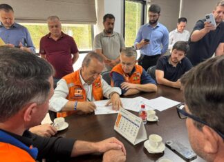 Governador visita Luiz Alves e garante apoio à reconstrução do município após fortes chuvas