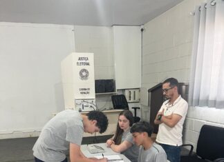 Balneário Piçarras elege vereadores mirins em votação histórica com urnas eletrônicas