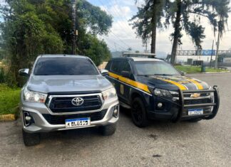 Picape furtada em Balneário Piçarras é achada escondida em plantação em Garuva