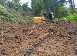 Prefeitura de Balneário Piçarras inicia limpeza do terreno para abertura de nova Avenida
