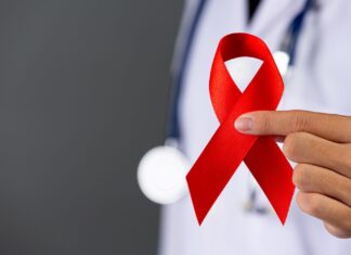 Dezembro Vermelho: Saúde reforça cuidados, prevenção e combate ao estigma sobre HIV/Aids