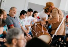 Estudantes da APAE de Balneário Piçarras participam de oficina de percussão