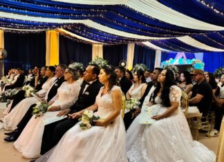 Casamento Coletivo oficializa a união de 17 casais em Balneário Piçarras