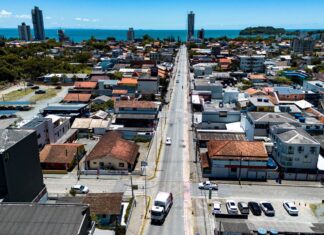 Desfile Parada Encantada Penha celebra início da Temporada de Verão