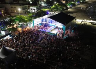 Programação de fim de ano em Balneário Piçarras inicia com grande público