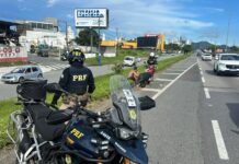 Motociclista “Superman” é interceptado na BR-101 em Balneário Camboriú