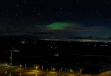 Moradores de Alfredo Wagner se encantam com rara aurora austral