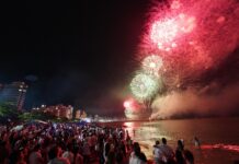 Balneário Piçarras reúne cerca de 200 mil pessoas na celebração do Ano Novo