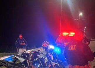PRF intercepta “racha” de motos no Contorno da BR-101 em São José