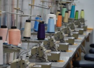Carreta Senai inicia cursos de corte e costura e modelagem de bases