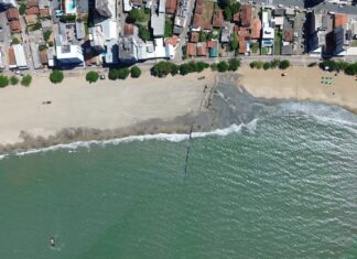 Alargamento da praia de Balneário Piçarras atinge 30% de execução
