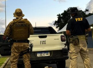 Ação conjunta PRF e PM apreende adolescente com carregamento de maconha na BR-101