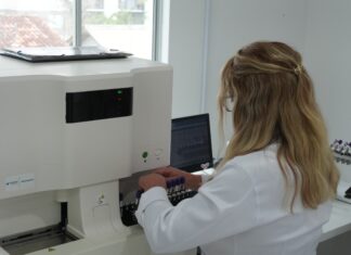 Laboratório Municipal de Balneário Piçarras conquista 100% de acerto em avaliação nacional de qualidade