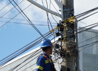 Mutirão de fios retira mais de 1,3 tonelada de cabos em Barra Velha