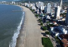 Praia Central de Balneário Piçarras tem terceiro trecho liberado