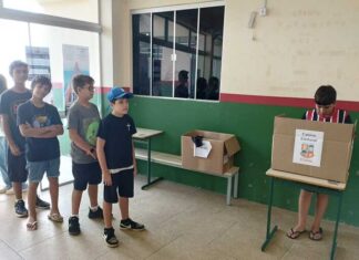 Estudantes de Penha elegem seus representantes para a Câmara Mirim
