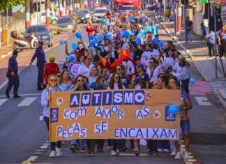 Caminhada pelo Dia do Autismo percorre o centro de Navegantes na quinta-feira (2)