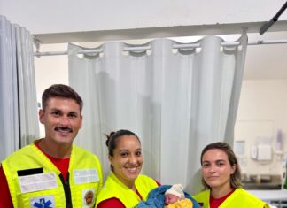 Parto de emergência mobiliza Bombeiros e bebê nasce em casa em Barra Velha