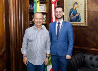 Governador Jorginho Mello dá posse ao novo secretário de Estado do Planejamento