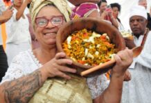 Oinjé representa Navegantes em evento nacional com prato símbolo de ancestralidade e partilha