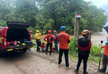 Bombeiros resgatam grupo isolado por cheia de rio na trilha do Monte Crista, em Garuva