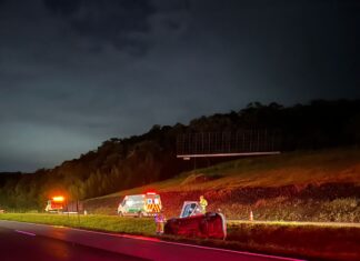 Capotamento na BR-101 deixa cinco pessoas feridas em Garuva