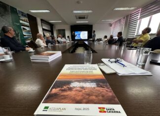 Governo do Estado entrega projetos de dragagem no Rio Itajaí-Açu