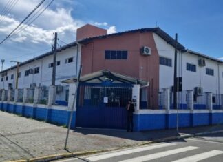 Justiça determina manutenção de 70% do serviço de educação e retorno imediato de serviços essenciais em Navegantes