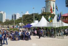 Escoteiros promovem grande evento na Praia de Balneário Piçarras em comemoração ao Dia do Escoteiro