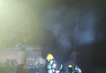 Incêndio destrói casa abandonada na Praia Alegre, em Penha