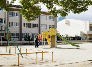 Justiça condena escola e mãe de aluna que atacou colega com faca em colégio de Itapoá