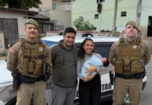 Policiais militares salvam bebê de 10 dias após engasgamento em Barra Velha